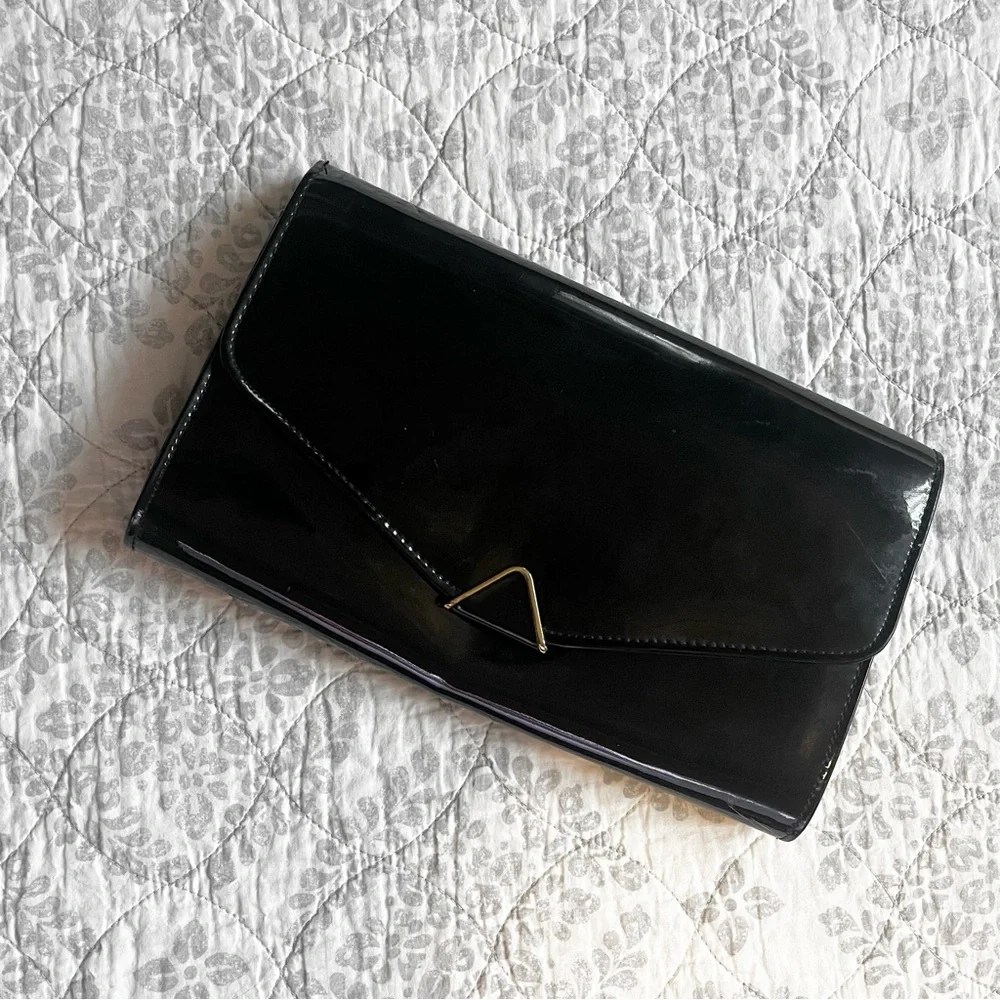 OS Vintage Envelope Style Black Patent Clutch Triangle Clasp